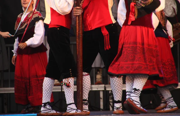 Halk Festivalinde Geleneksel Bas Dansı — Stok fotoğraf