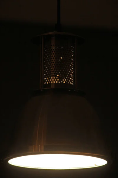 Lampe Moderne Dans Une Pièce — Photo