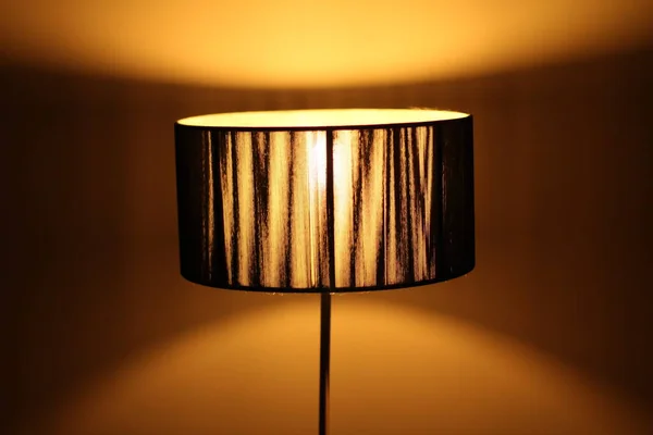 Lampe Moderne Dans Une Pièce — Photo