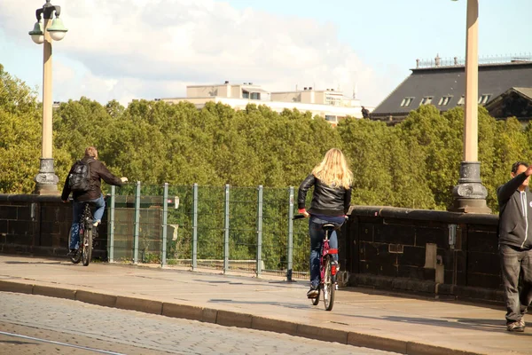 Radfahren Einer Städtischen Umgebung — Stockfoto