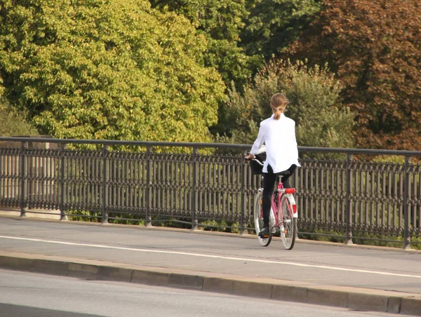 Radfahren Einer Städtischen Umgebung — Stockfoto