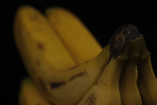 Bunch Bananer Svart Bakgrund — Stockfoto