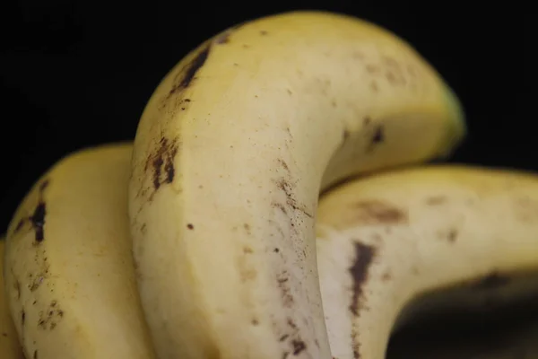 Bunch Bananer Svart Bakgrund — Stockfoto