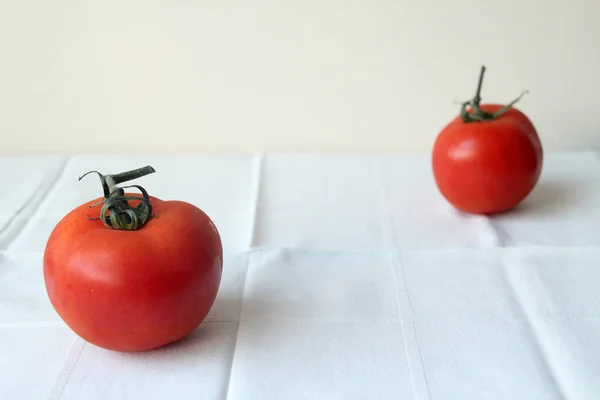 Tomates Sur Une Table — Photo