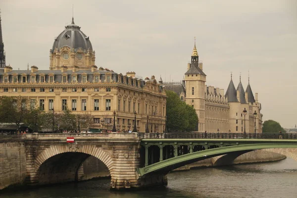 パリ市内の建築遺産 — ストック写真