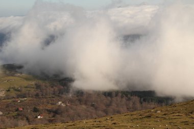 Bask ülkesinin dağlarındaki manzara