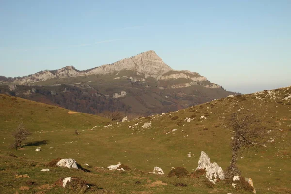 巴斯克地区山区的风景 — 图库照片