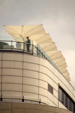 Frankfurt şehir merkezinde bir bina.