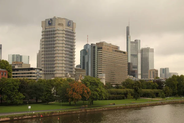 Épület Frankfurt Belvárosában — Stock Fotó