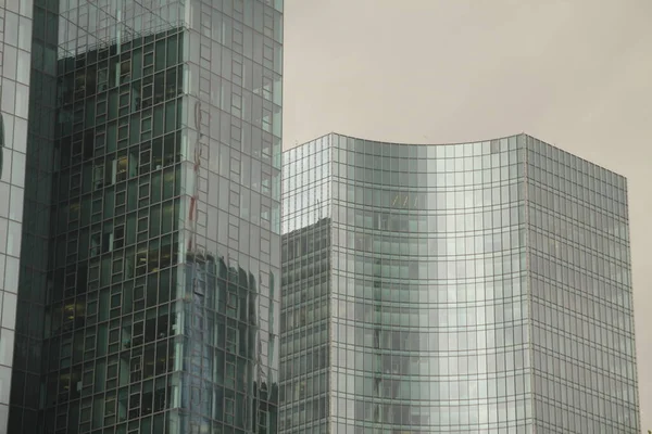 Здание Центре Франкфурта — стоковое фото