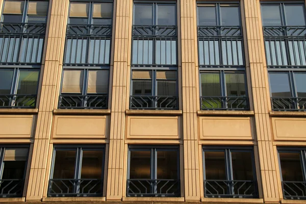Hamburg Şehir Merkezinde Bir Bina — Stok fotoğraf