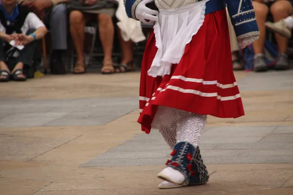 Tarian Tradisional Basque Dalam Festival Rakyat — Stok Foto