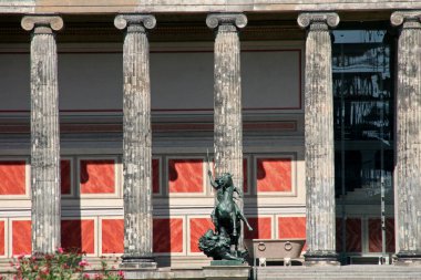 Berlin şehir merkezinde bina.