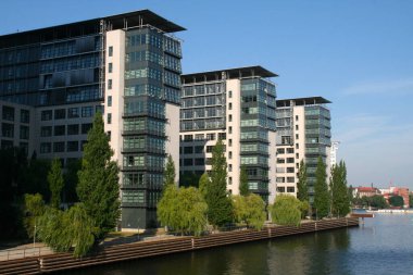 Berlin şehir merkezinde bina.
