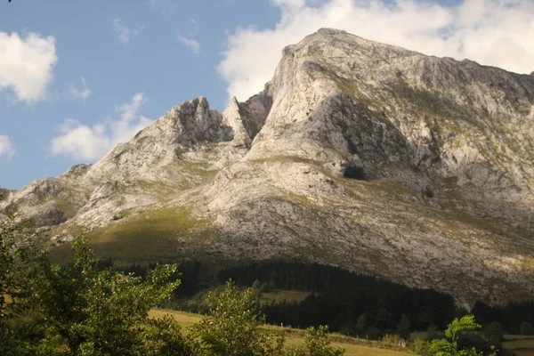 Гори Країни Басків — стокове фото