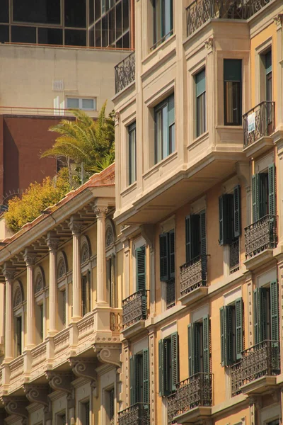 巴塞罗那市中心的建筑 — 图库照片