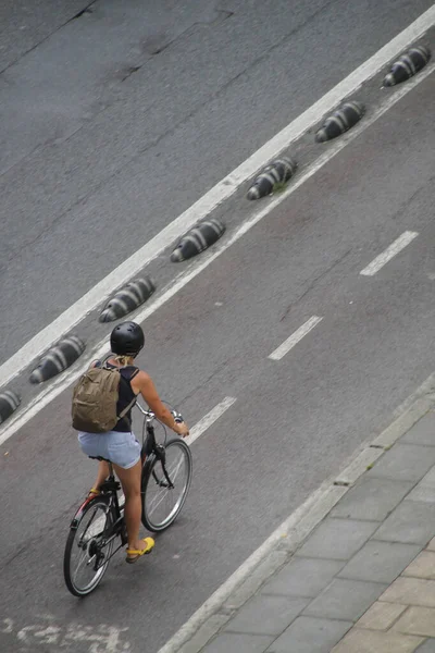 Ποδηλάτης Δρόμο Του Βερολίνου — Φωτογραφία Αρχείου