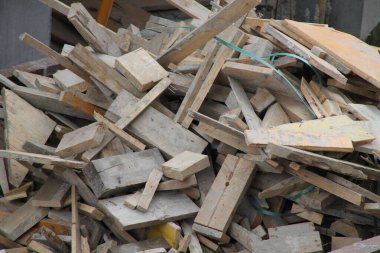 Kentsel bir çevrede inşaat alanı