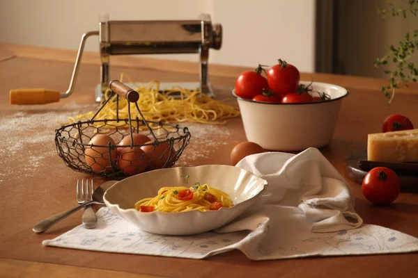 Cocina Con Ingredientes Para Cocinar Platos Italianos — Foto de Stock