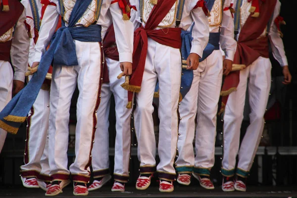 Halk Festivalinde Geleneksel Bas Dansı — Stok fotoğraf