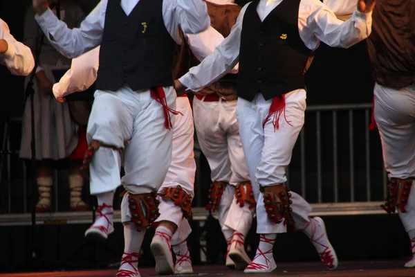 Halk Festivalinde Geleneksel Bas Dansı — Stok fotoğraf