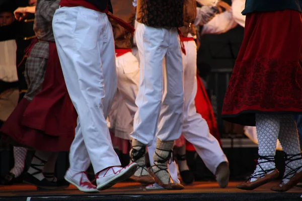 Halk Festivalinde Geleneksel Bas Dansı — Stok fotoğraf