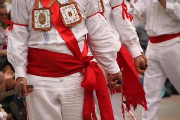 Tarian Tradisional Basque Dalam Festival Rakyat — Stok Foto