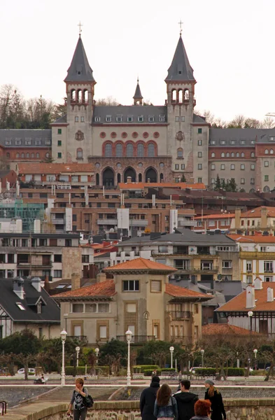 Edificio Ciudad San Sebastián — Foto de Stock
