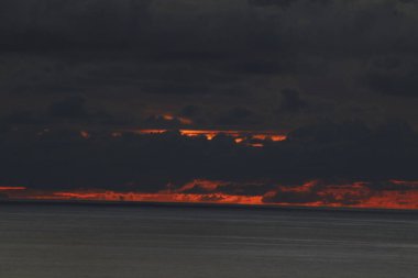 Bir yaz gününde, gün batımında