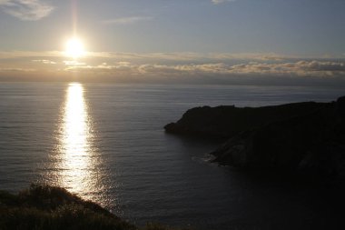 Bir yaz gününde, gün batımında