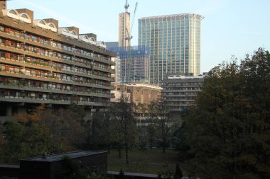 Londra şehir merkezinde bir bina.