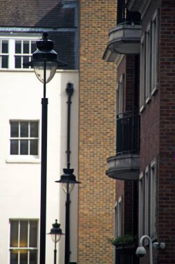 Londra şehir merkezinde bir bina.