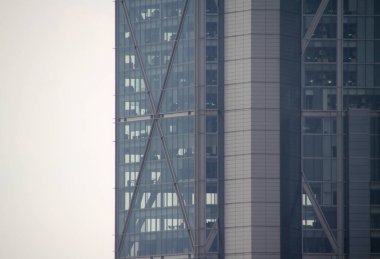 Londra şehir merkezinde bir bina.