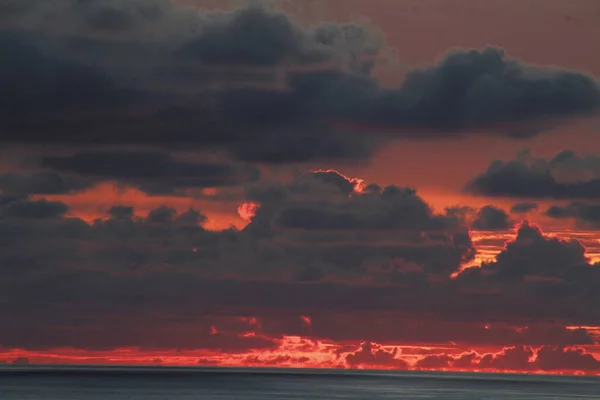 夏の日に海での夕暮れ — ストック写真