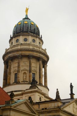 Berlin şehir merkezinde bina.