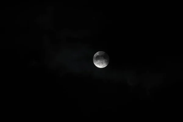 Blick Auf Den Mond Bei Nacht — Stockfoto