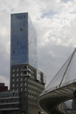 Bilbao şehir merkezinde şehir manzarası
