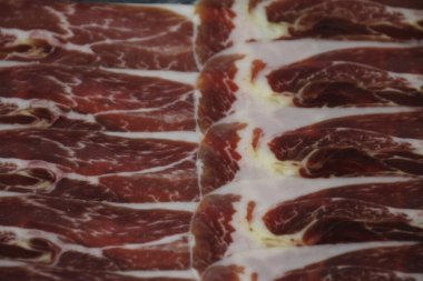 İspanyol usulü jambon dilimleri
