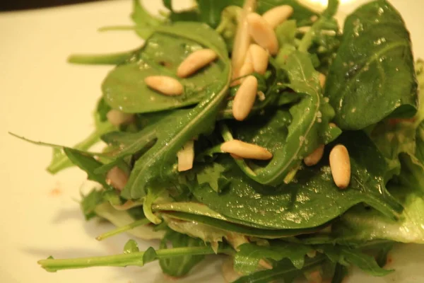 Färsk Sallad Maträtt — Stockfoto