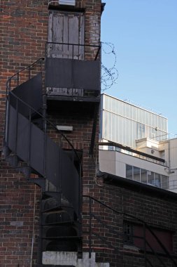 Londra şehir merkezinde bir bina.