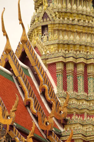 曼谷市中心的寺庙 — 图库照片
