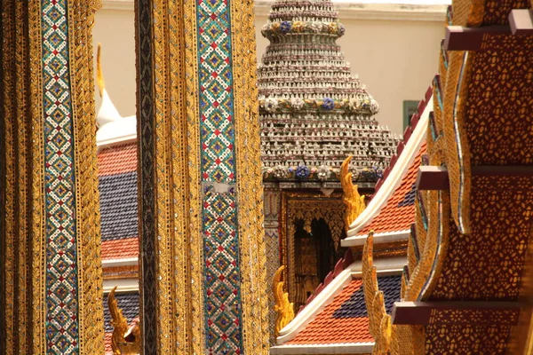 Templom Belvárosban Bangkok — Stock Fotó