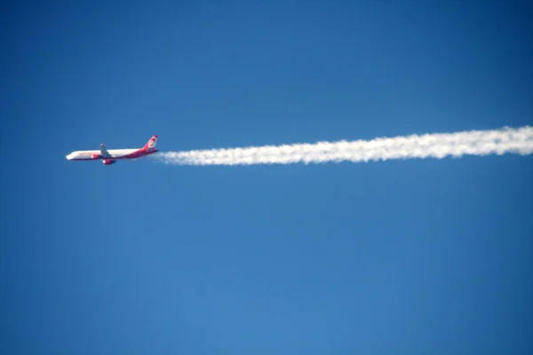 Commercieel Vliegtuig Tijdens Een Vlucht — Stockfoto