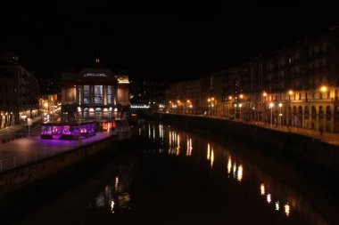 Bilbao mahallesinde bir bina.