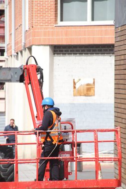 İnşaat alanında çalışan işçiler