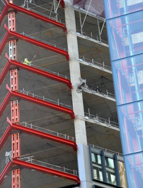 İnşaat alanında çalışan işçiler