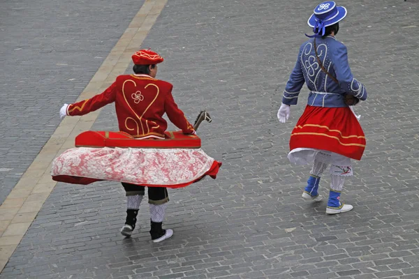 Halk Festivalinde Geleneksel Bas Dansı — Stok fotoğraf