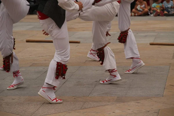 Halk Festivalinde Geleneksel Bas Dansı — Stok fotoğraf