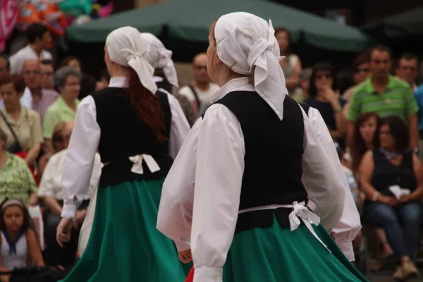 Tradycyjny Taniec Baskijski Festiwalu Folkowym — Zdjęcie stockowe