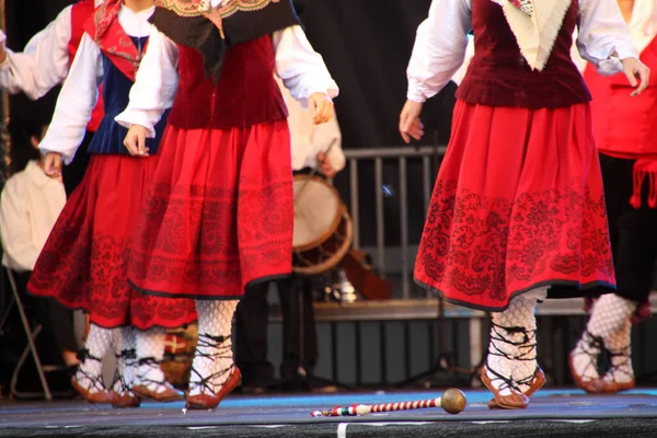 Halk Festivalinde Geleneksel Bas Dansı — Stok fotoğraf